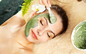 Các thành phần như dầu argan, dầu jojoba có thể giúp cải thiện quá trình tái tạo da, làm mờ vết thâm và tăng cường độ đàn hồi.