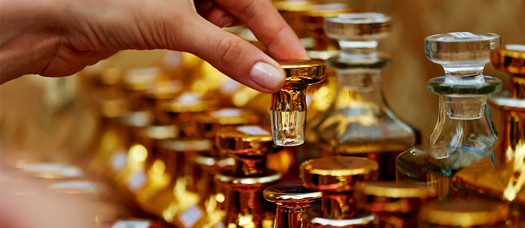 Làm thế nào để nước hoa lưu hương lâu hơn