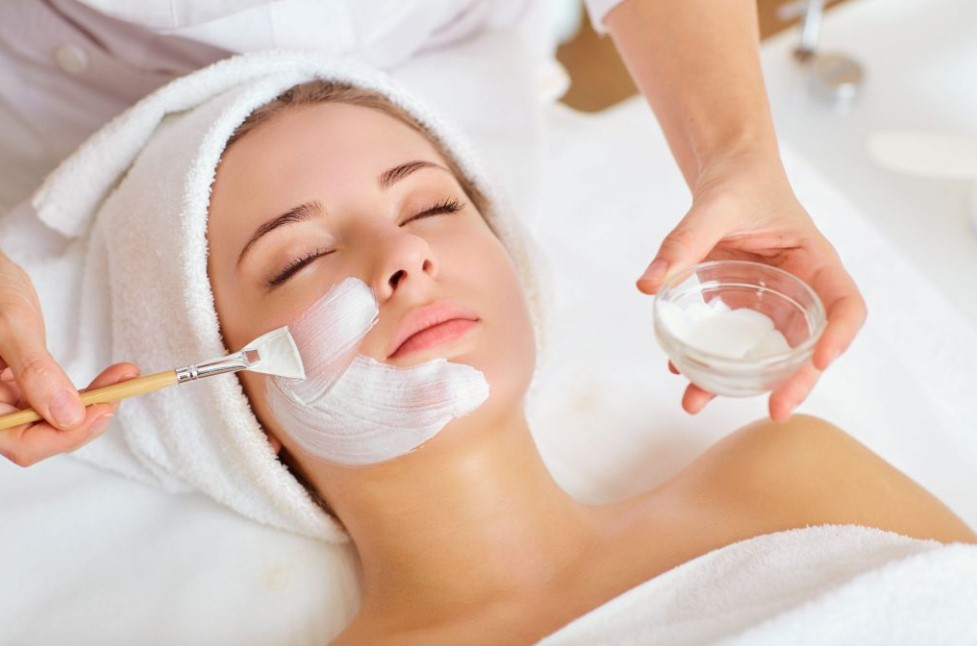 Gia Công Mỹ Phẩm Dưỡng Da: Từ Ý Tưởng Đến Sản Phẩm Hoàn Chỉnh
