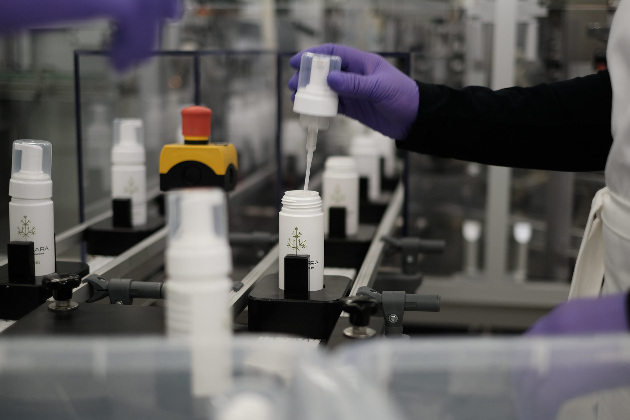 Gia Công Mỹ Phẩm 2026: 4 Xu Hướng Sống Còn Cho Thương Hiệu Việt