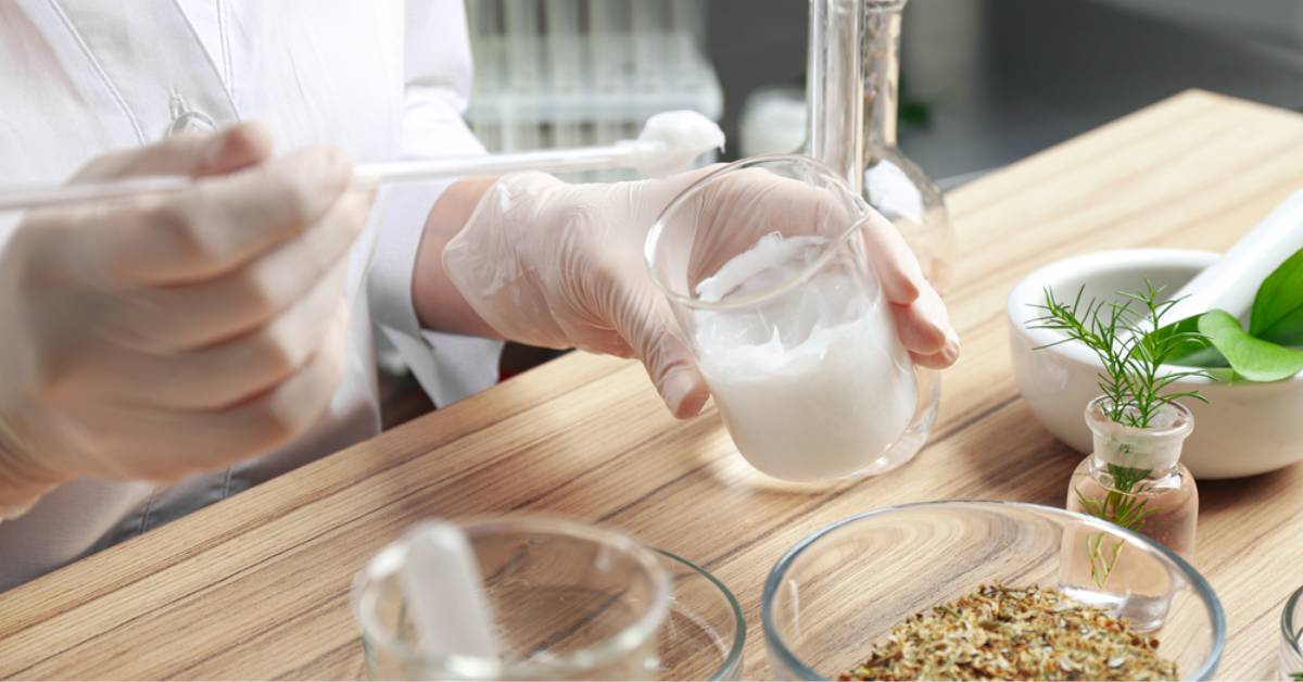 Nghiên cứu thị trường hay sản phẩm mới trước khi gia công mỹ phẩm?